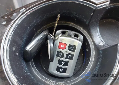 2019 Toyota Sienna Xle 8 Passenger из США, поврежденный, VIN 5TDYZ3DC8KS002450